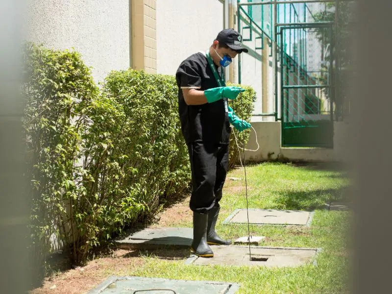 o que faz um zelador de condominio​